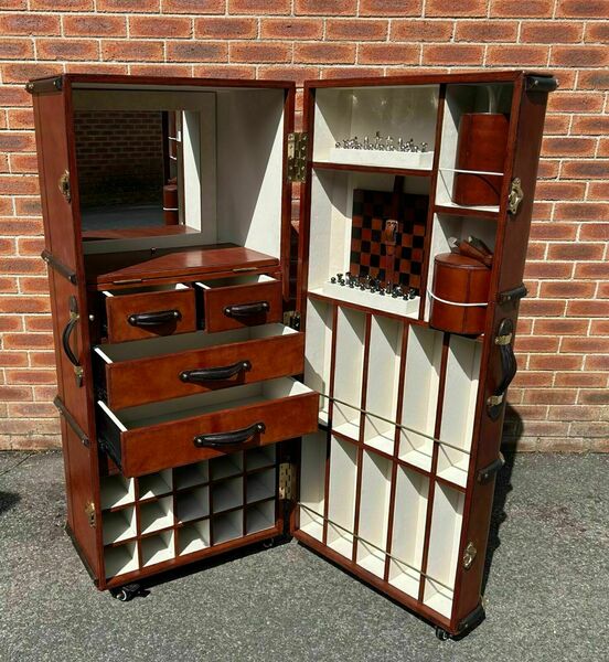 Superb quality hand crafted antique style leather campaign trunk huge drinks bar – A rare vintage treasure