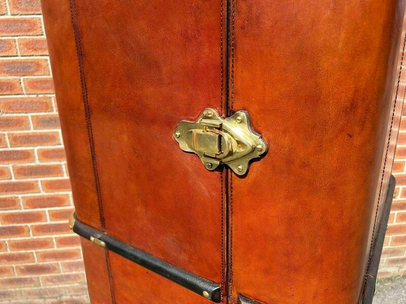 Superb quality hand crafted antique style leather campaign trunk huge drinks bar – A rare vintage treasure