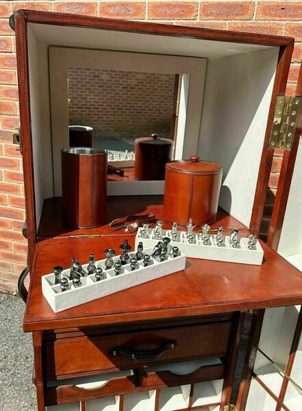 Superb quality hand crafted antique style leather campaign trunk huge drinks bar – A rare vintage treasure